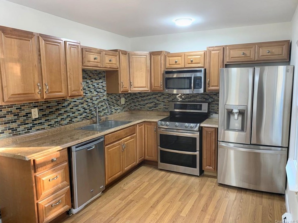 14 Field St, Peekskill NY  10566-4005 exterior