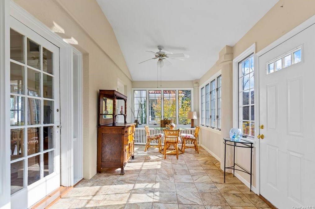 7 Wainwright St, Rye NY  10580-3711 exterior