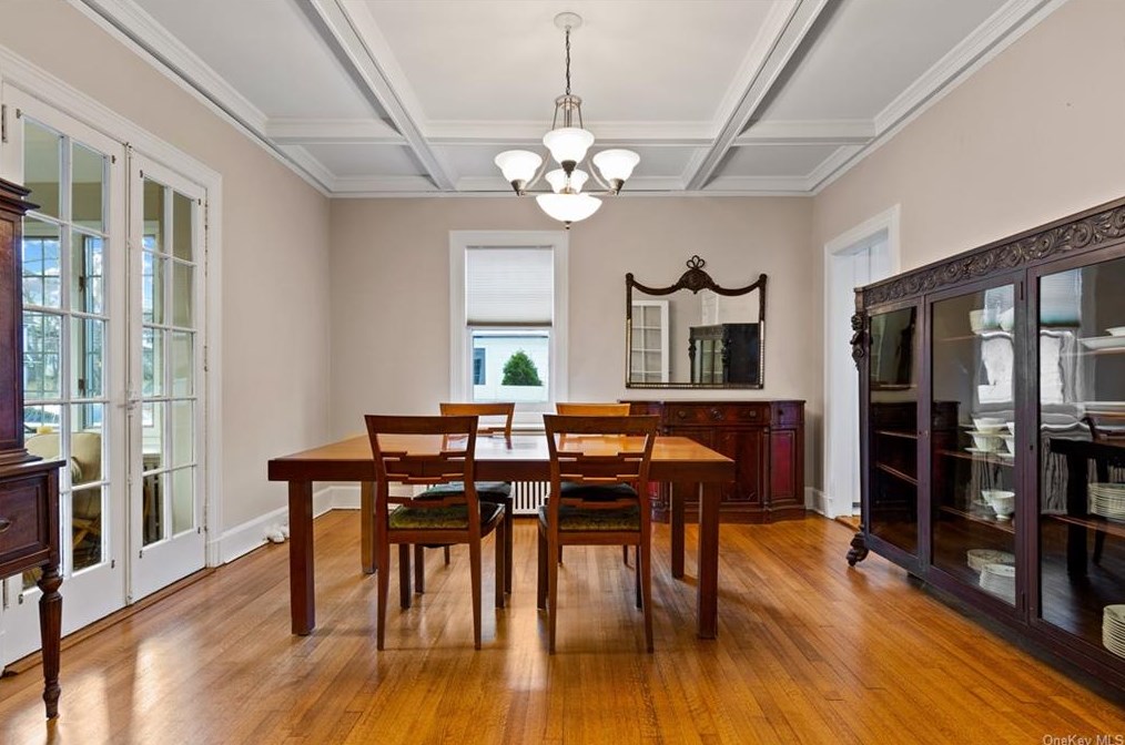 7 Wainwright St, Rye NY  10580-3711 exterior