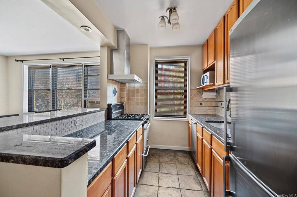 180 E Hartsdale Ave #3a, Hartsdale, NY 10530