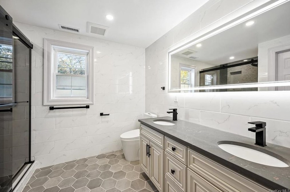 13 Newkirk Rd, Yonkers NY  10710-3517 exterior