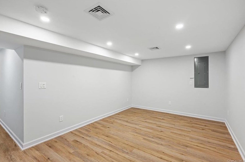 13 Newkirk Rd, Yonkers NY  10710-3517 exterior