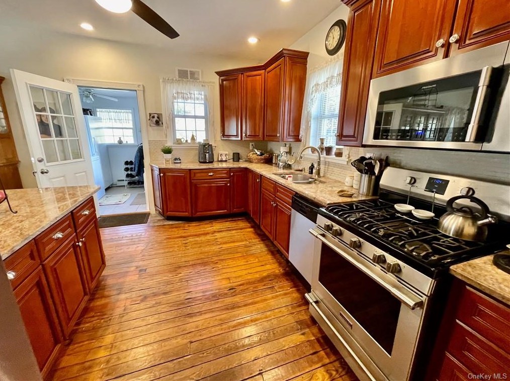 112 Orange Ave, Walden, NY 12586-2017