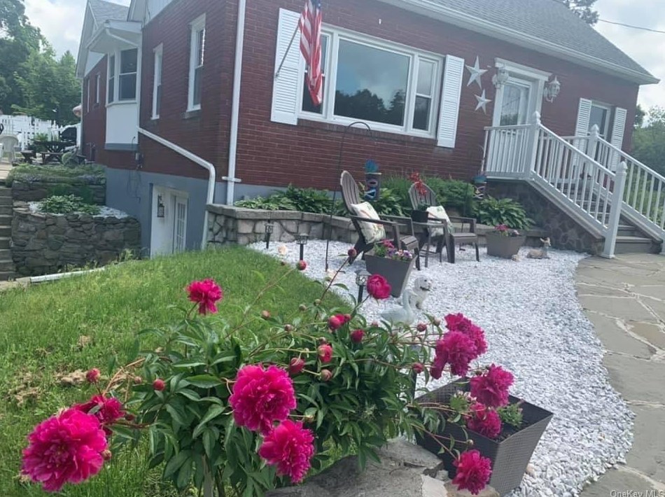 707 Little Britain Rd, Newburgh, NY 12553-6154