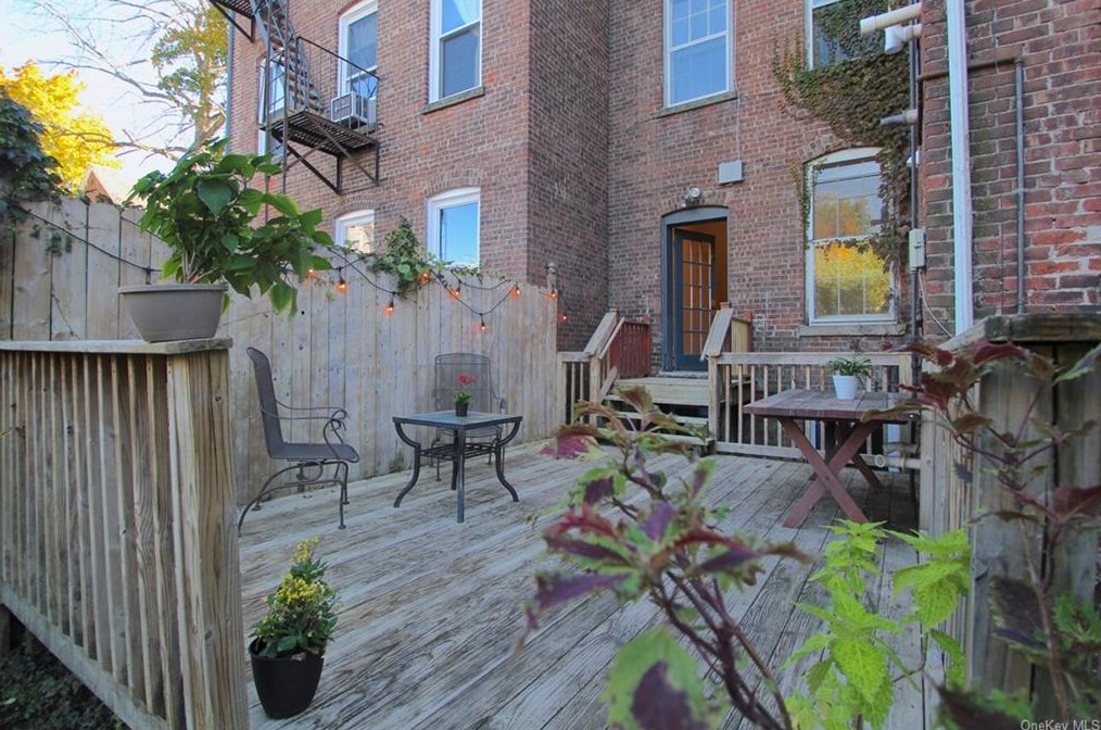 88 Washington St, Newburgh, NY 12550