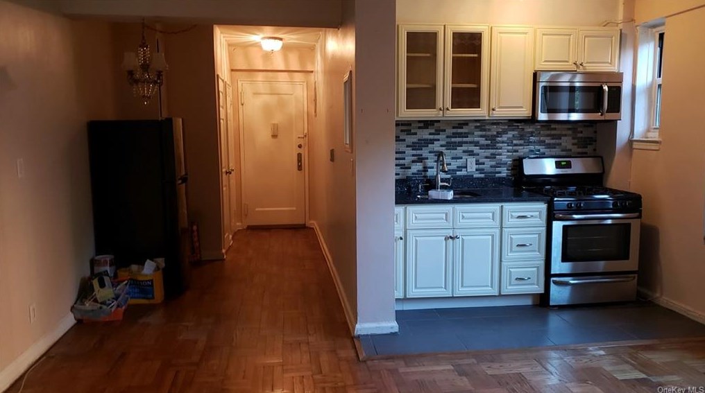 210 Pelham Rd Apt 1h, New Rochelle, NY