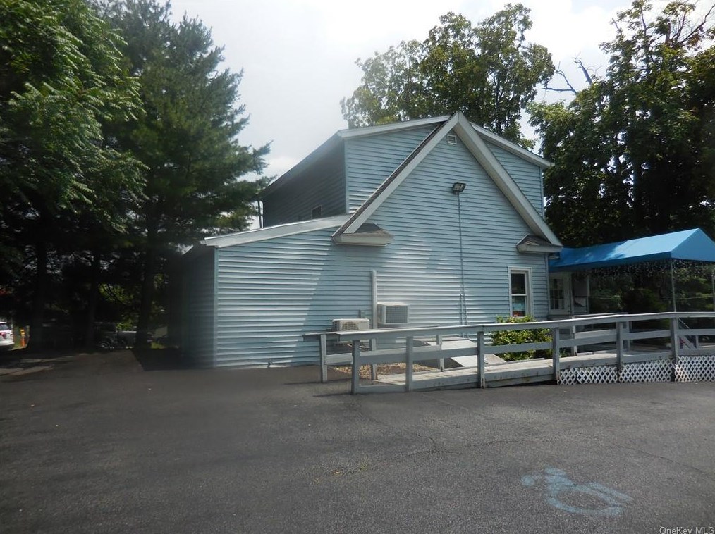 994 Little Britain Rd, Newburgh, NY 12553-7211