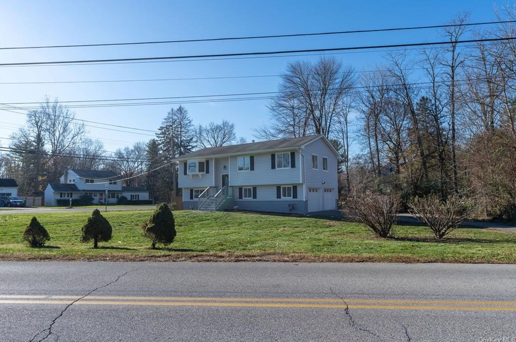 2 Pleasant Ln, Poughkeepsie NY  12603-5628 exterior