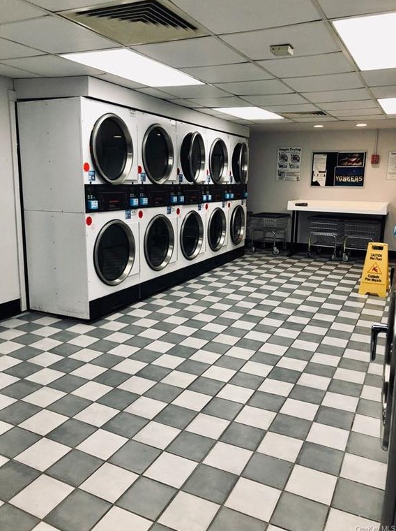 1300 Midland Ave, Yonkers NY  10704-1408 exterior