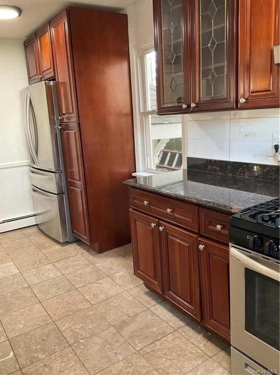 15 Regina Pl #1, Yonkers, NY 10703