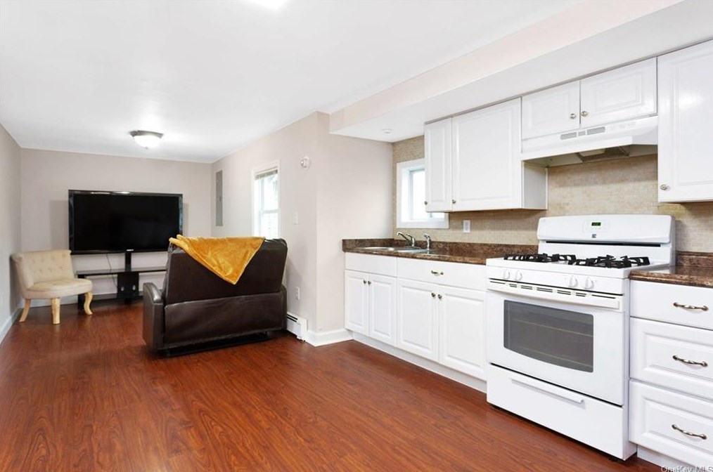 218 Florence St, Mamaroneck NY  10543-2925 exterior