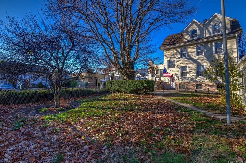 19 Eighth St, New Rochelle, NY 10801