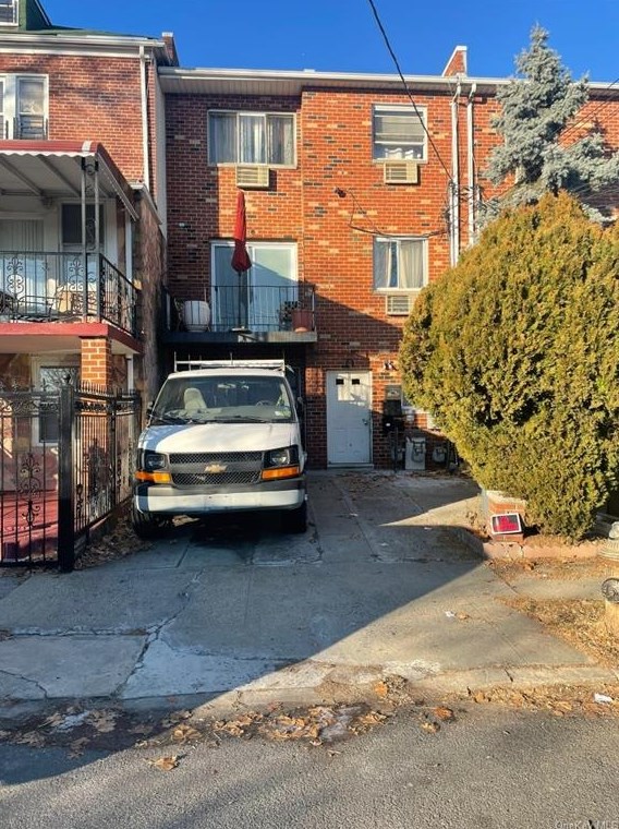 2751 Tenbroeck Ave #1, Bronx, NY 10469