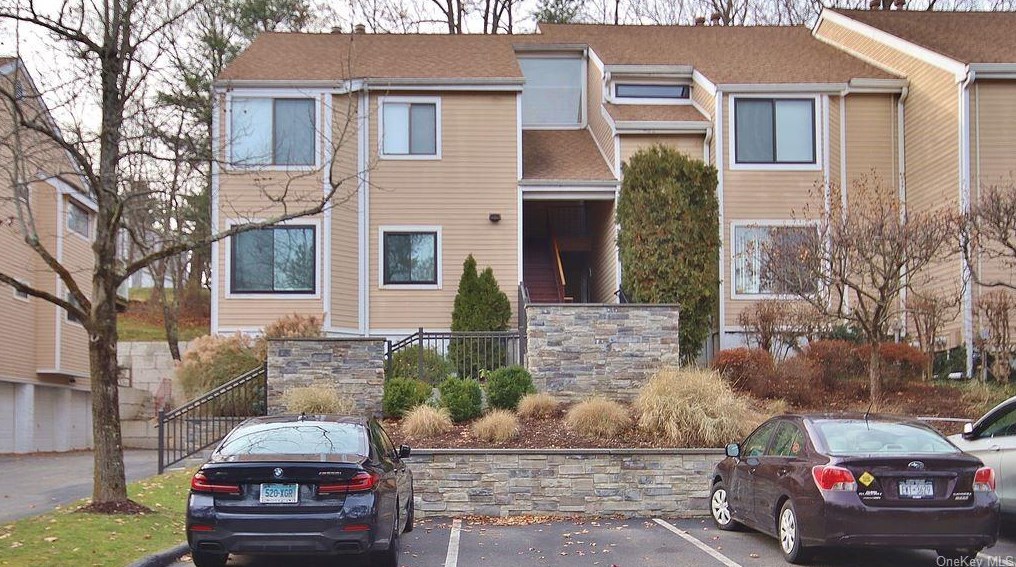 160 Birchwood Close, Chappaqua, NY 10514