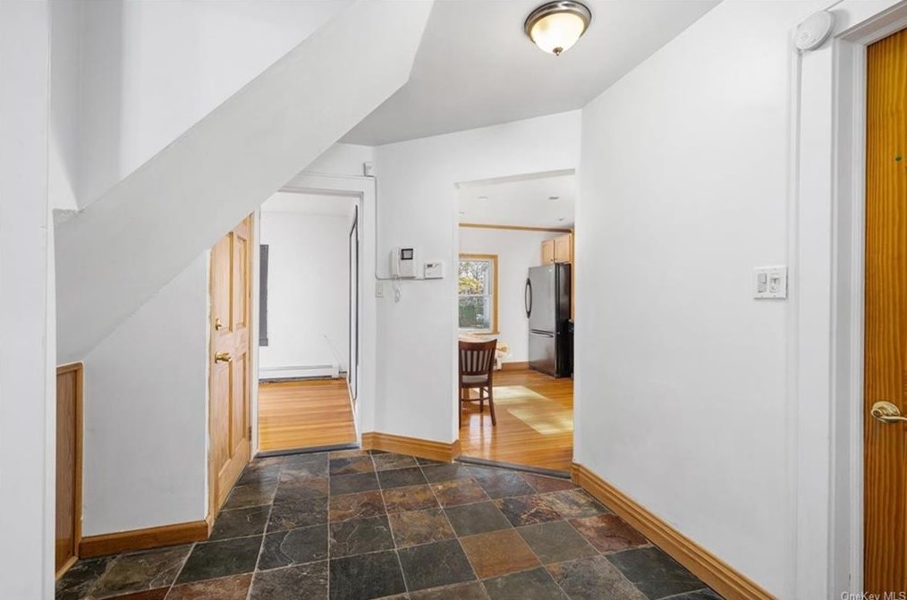 568 Palmer Rd, Yonkers NY  10701-5165 exterior