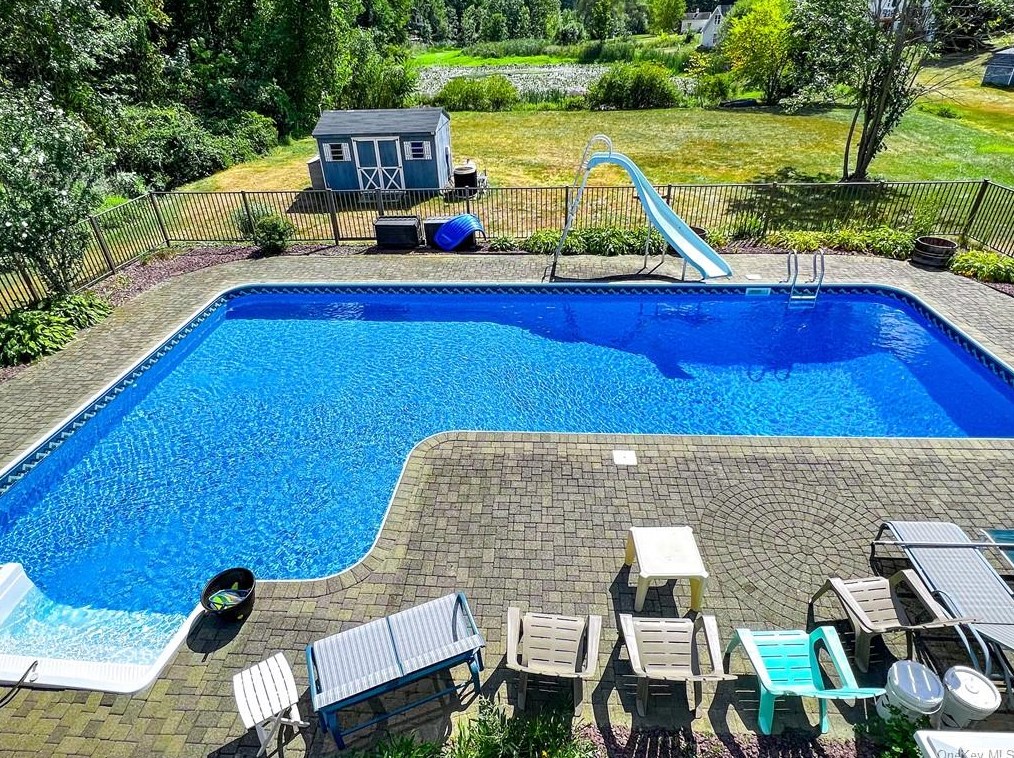 111 Cranberry Dr, East Fishkill, NY 12533-5375