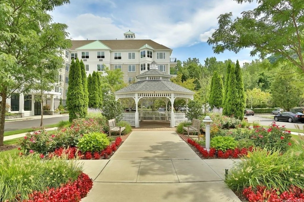 3308 Leeward Dr, Haverstraw NY  10927-2129 exterior
