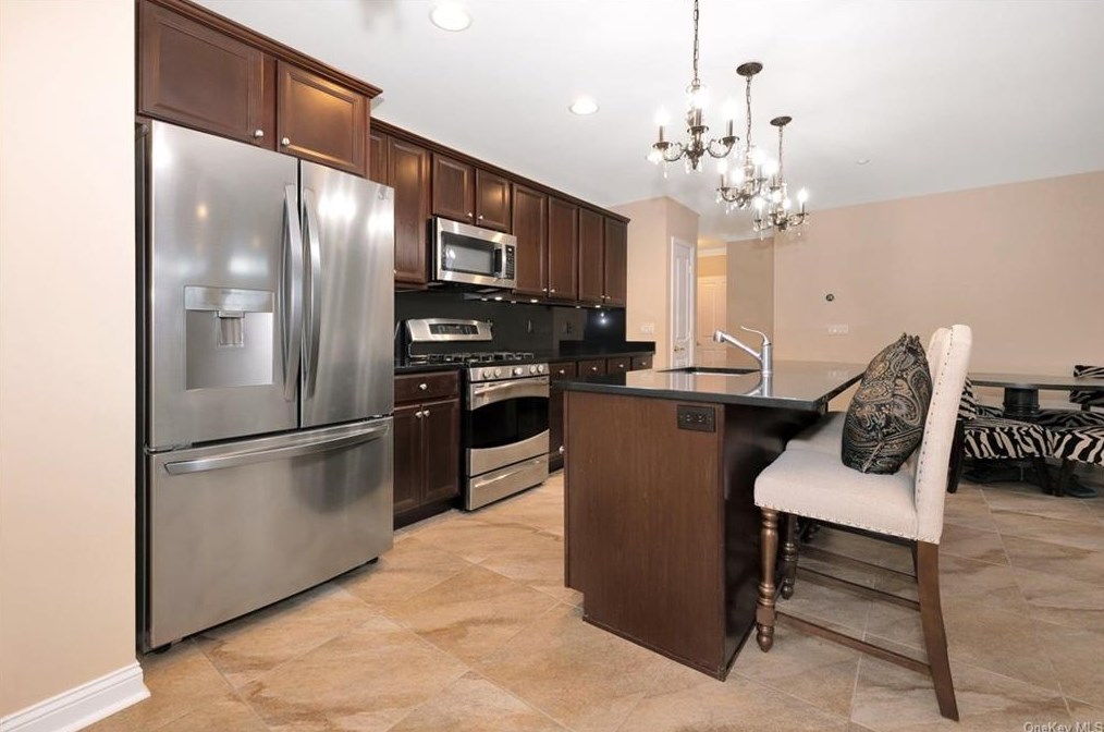 3308 Leeward Dr, Haverstraw NY  10927-2129 exterior