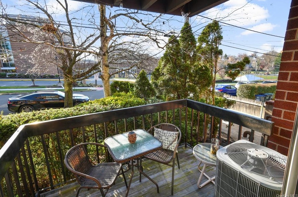39 Sterling Ave Apt 6, White Plains, NY 10606