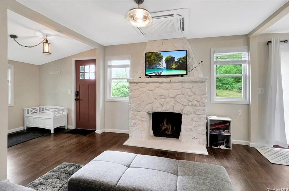 5 Deer Trl N, Greenwood Lake, NY 10925