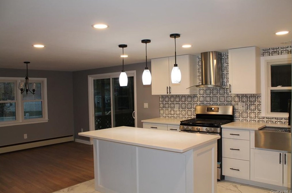 704 Blooming Grove Tpke, Newburgh, NY 12553-8005