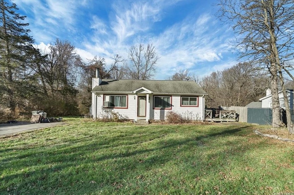 7 Herbst Dr, Monroe, NY 10950