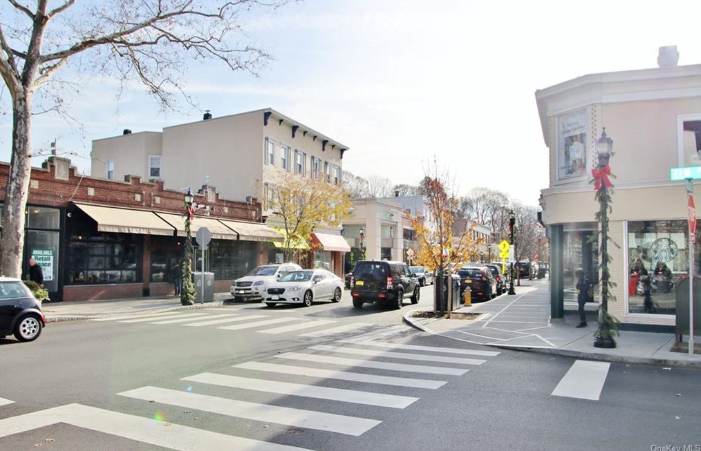 5 Laurel St, Rye NY  10580-2803 exterior