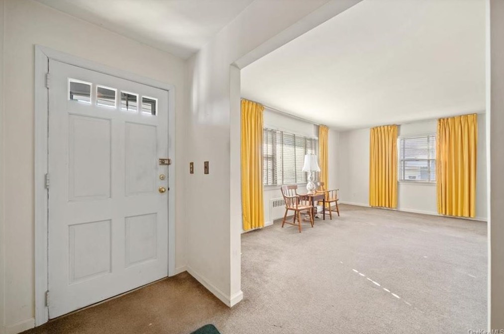 17 May St, Yonkers, NY 10710-3904