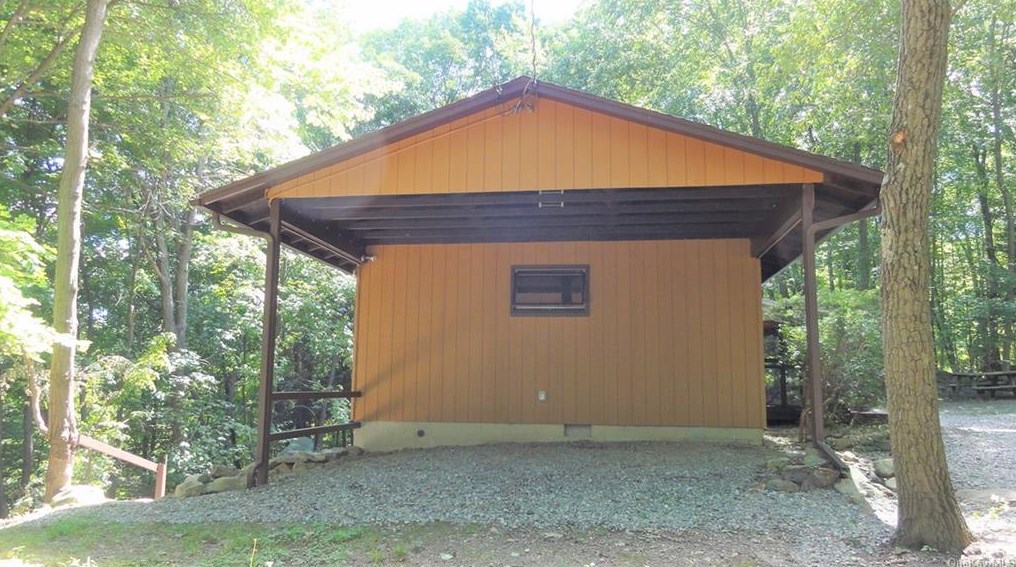 215 Richardsville Rd, Kent Lakes, NY 10512