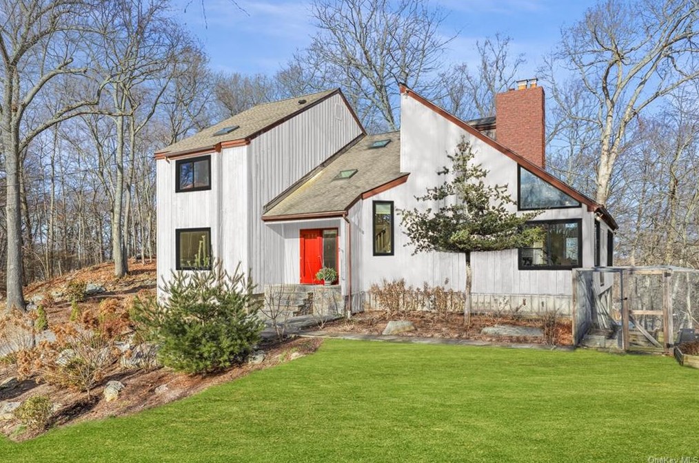 21 Birch Dr, Katonah, NY 10536-3840