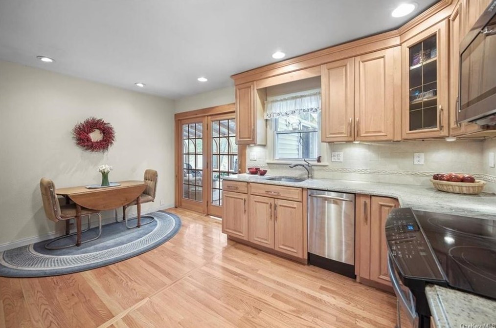 106 E Main St, Washingtonville, NY 10992