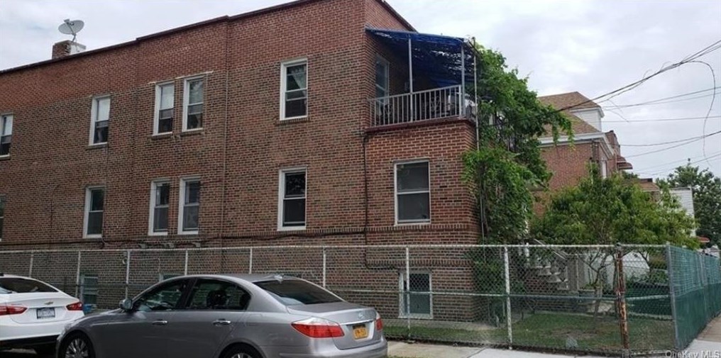2831 Waterbury Ave, Bronx, NY 10461