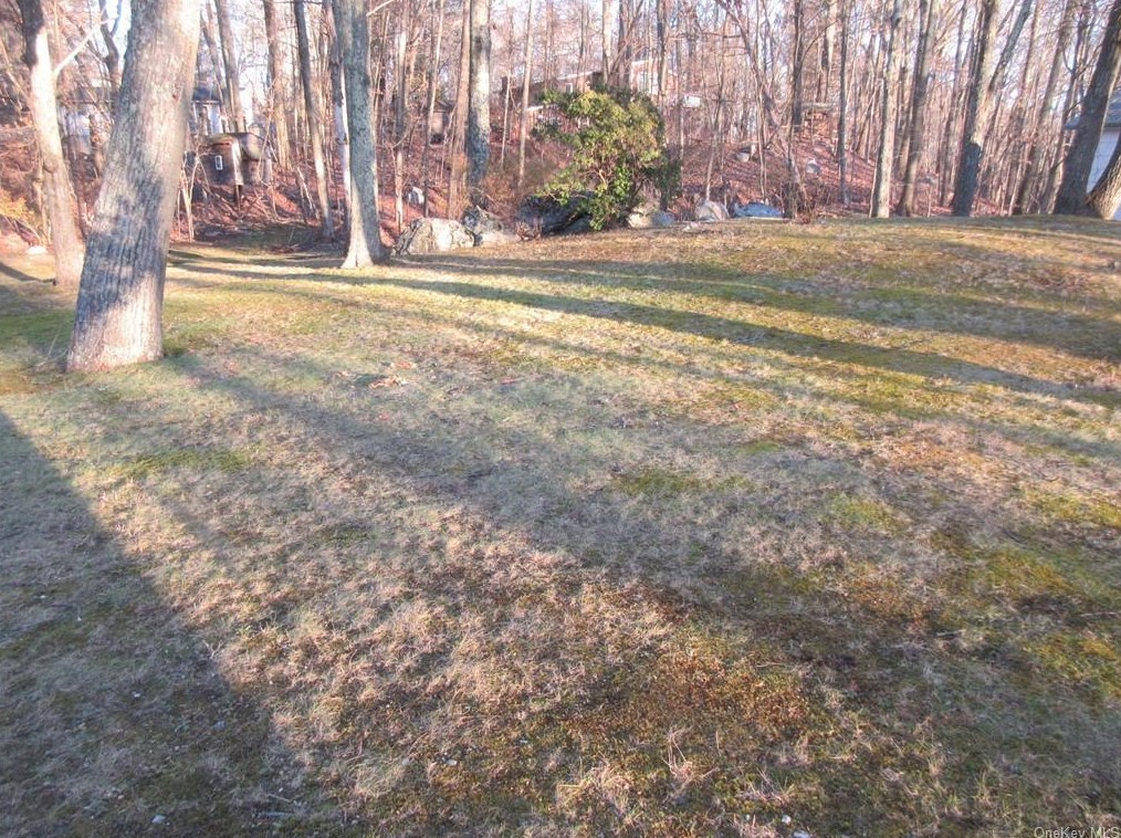 27 Adams Ct, Kent Lakes NY  10512-3000 exterior