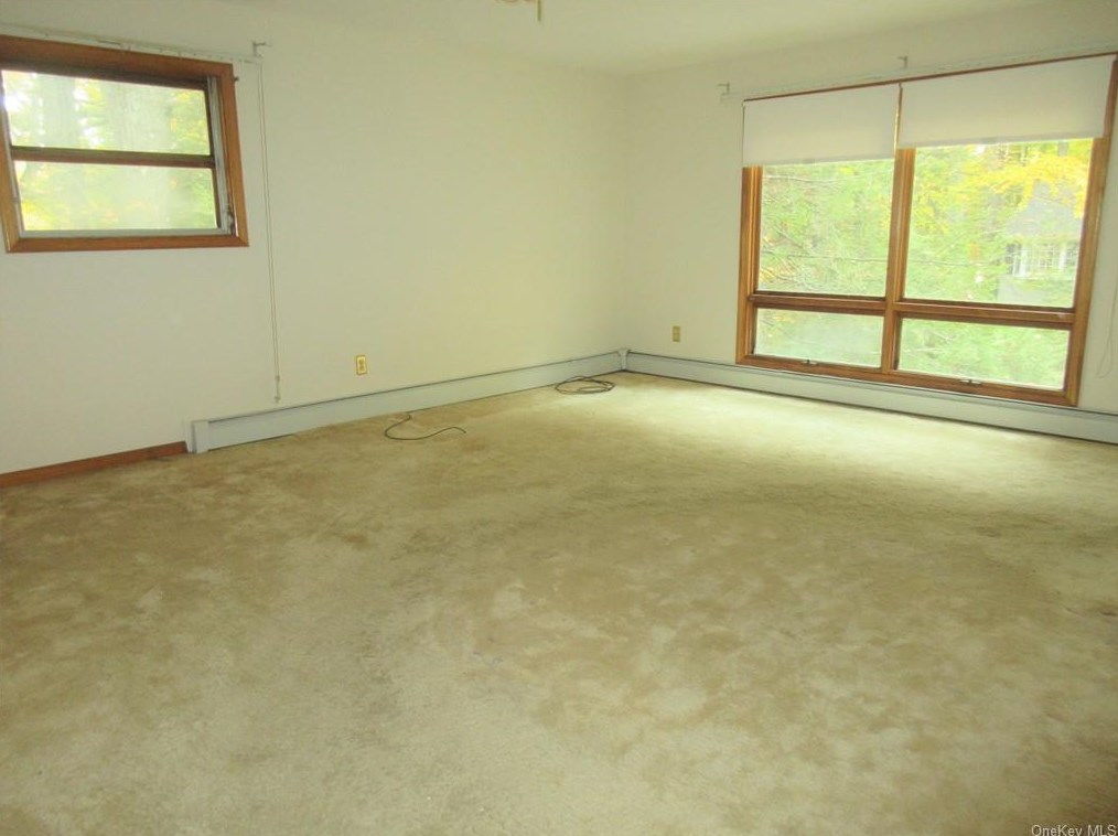 27 Adams Ct, Kent Lakes NY  10512-3000 exterior