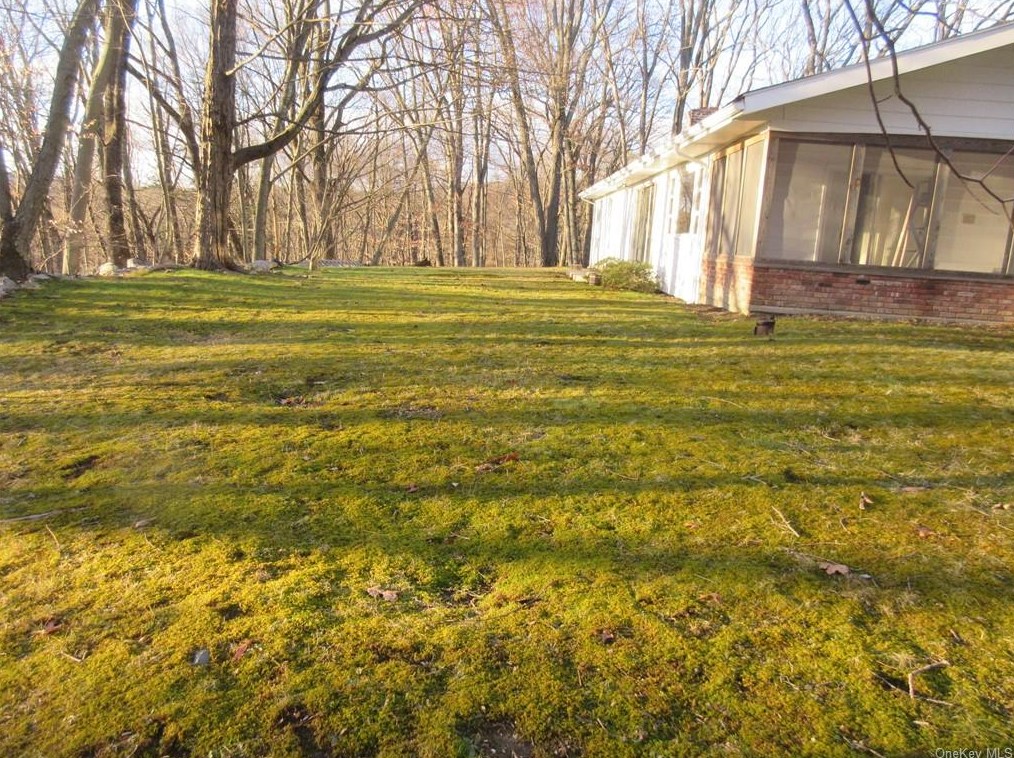 27 Adams Ct, Kent Lakes NY  10512-3000 exterior