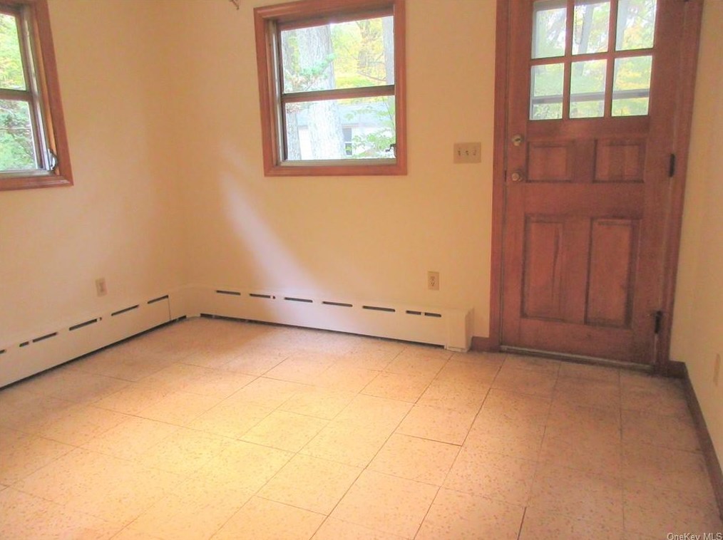 27 Adams Ct, Kent Lakes NY  10512-3000 exterior