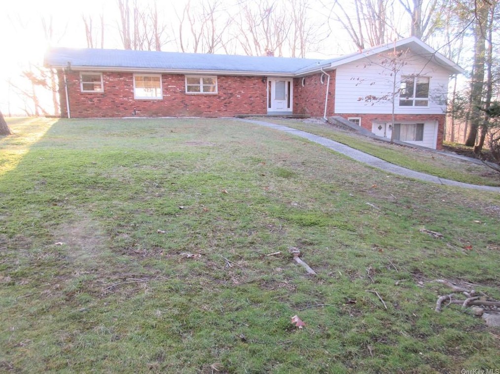 27 Adams Ct, Kent Lakes, NY 10512-3000