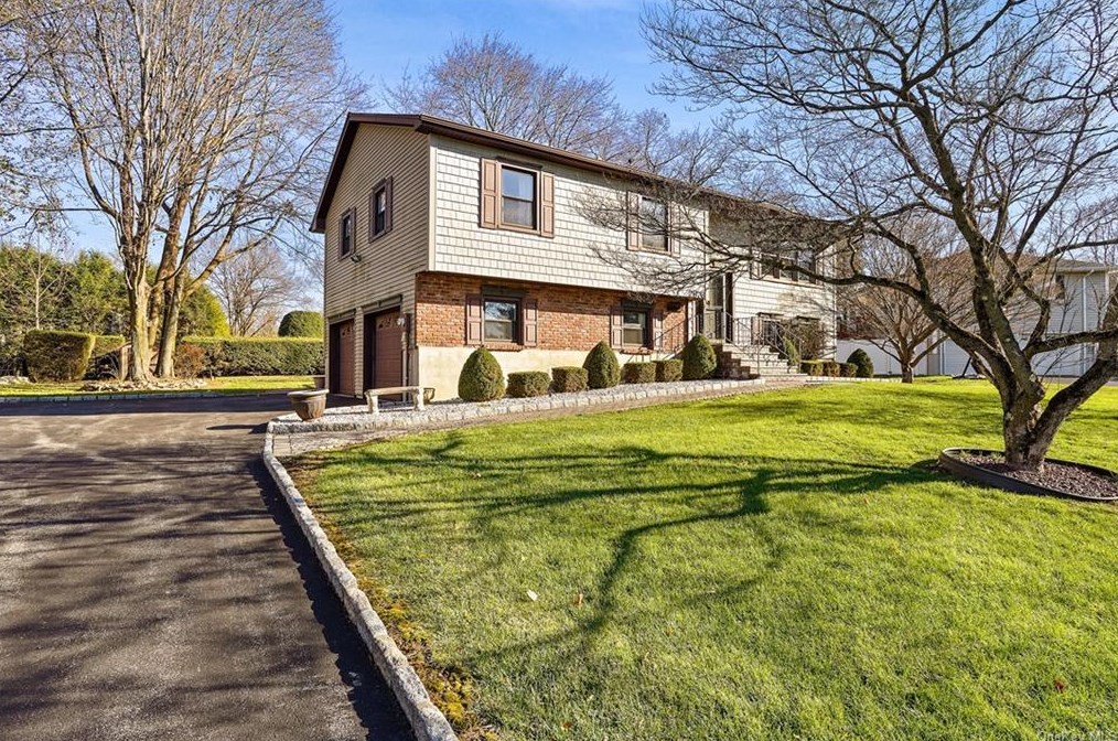 2976 Saddle Ridge Dr, Yorktown Hgts, NY 10598