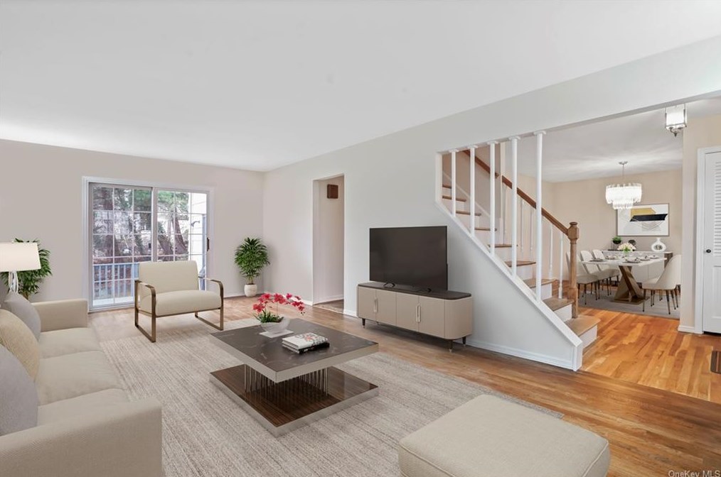 4 Wood Ave, Ardsley, NY 10502-1021