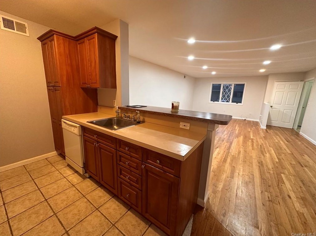 110 Pelhamdale Ave, Mount Vernon, NY 10553