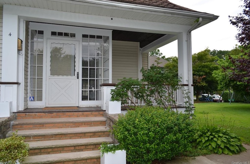 4 Triangle Pl, Yonkers, NY 10707