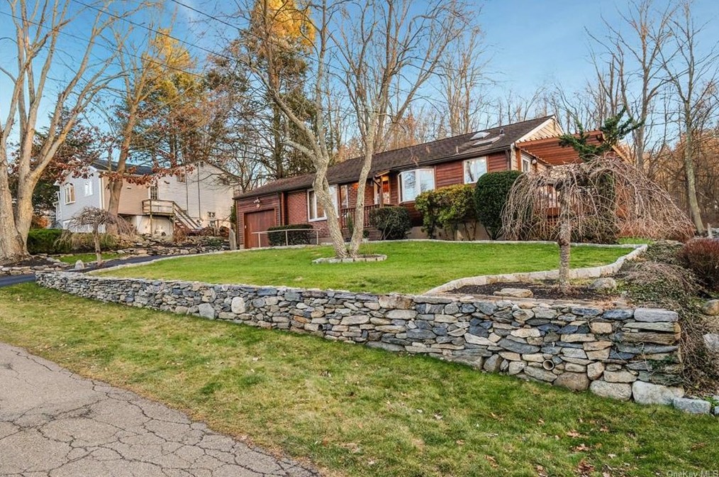 5 Wheeler Dr, Cortlandt Manor, NY 10567-1048