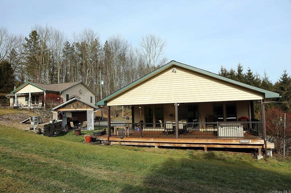 1448 Shandelee Rd, Lew Beach, NY 12758