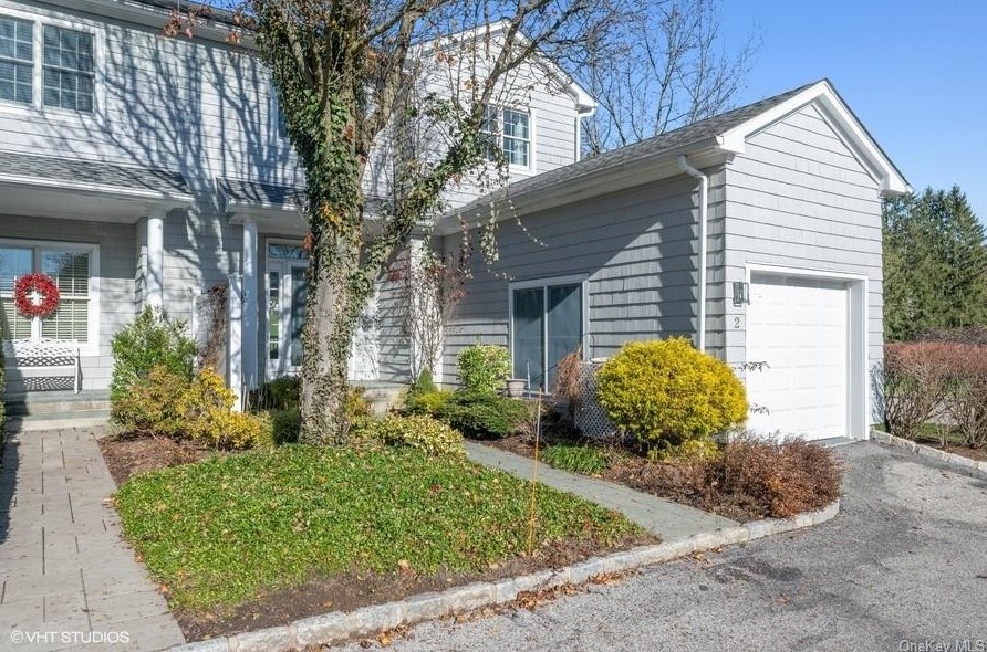 2 Rockledge Ln, Pleasantville, NY 10570