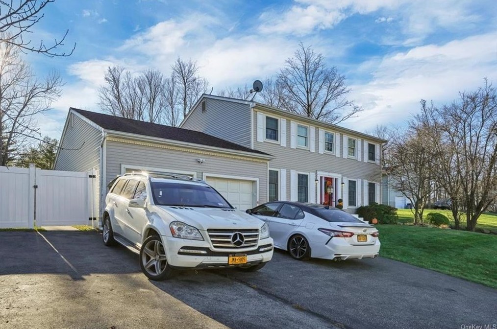 35 Winchester Dr, Monroe, NY 10950-3941