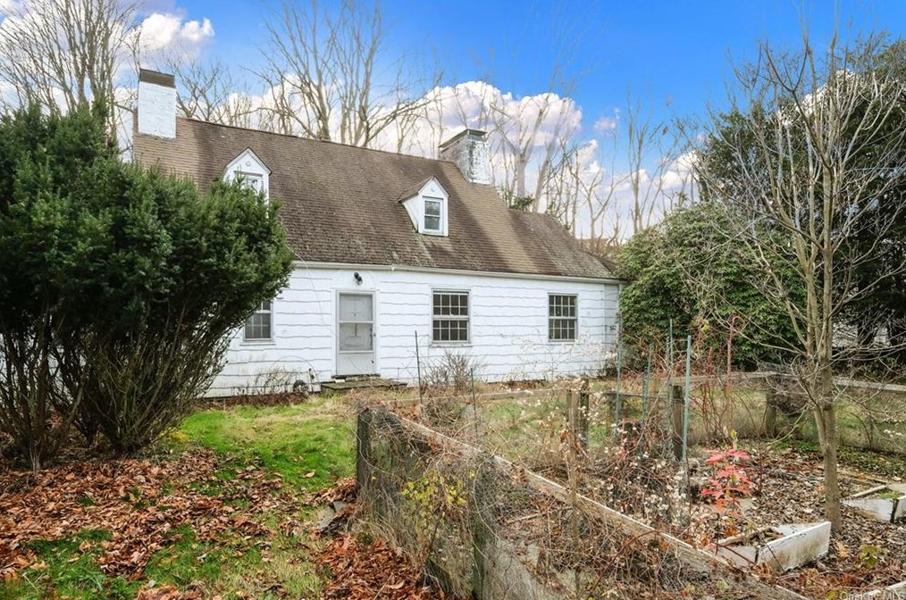 55 Meadowbrook Rd, White Plains, NY 10605