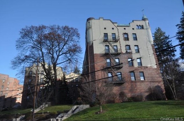 1 Columbia Ave #a12, Hartsdale, NY 10530