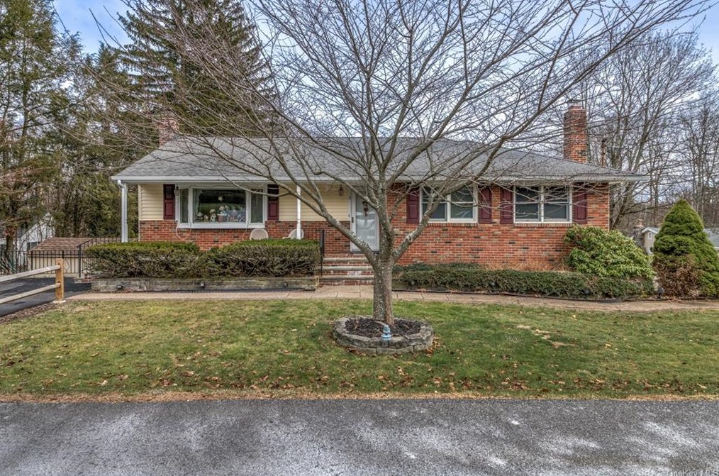 3 Springdale Rd, Yorktown Hgts, NY 10598