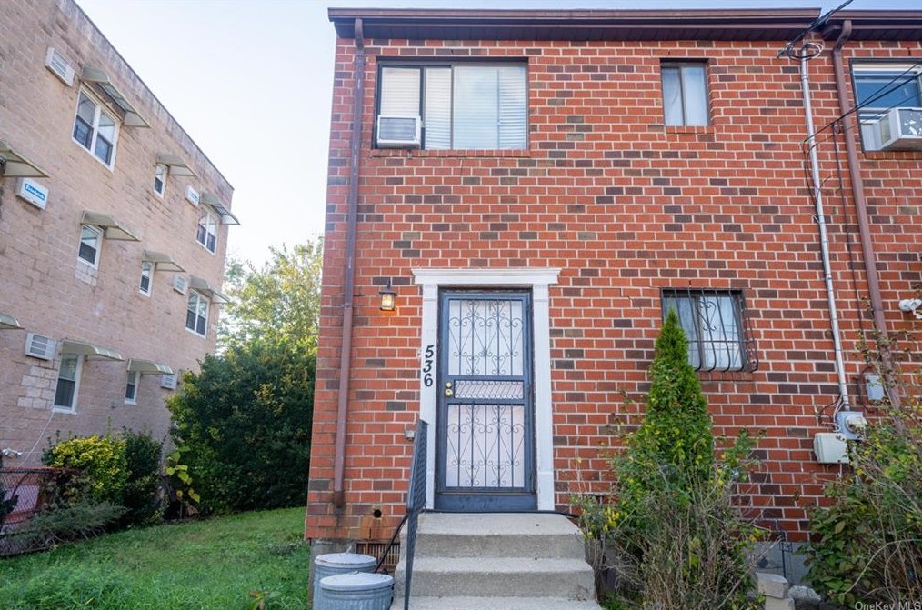 536 Warwick St, Brooklyn, NY 11207-4443