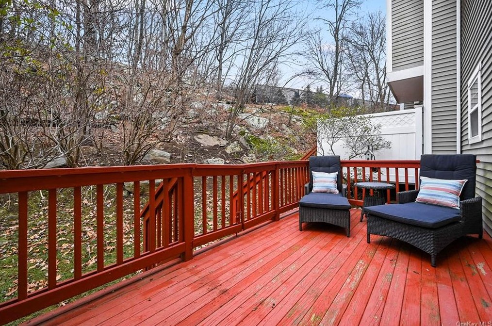 87 Park Rd Ext, Goldens Bridge NY  10526-1126 exterior